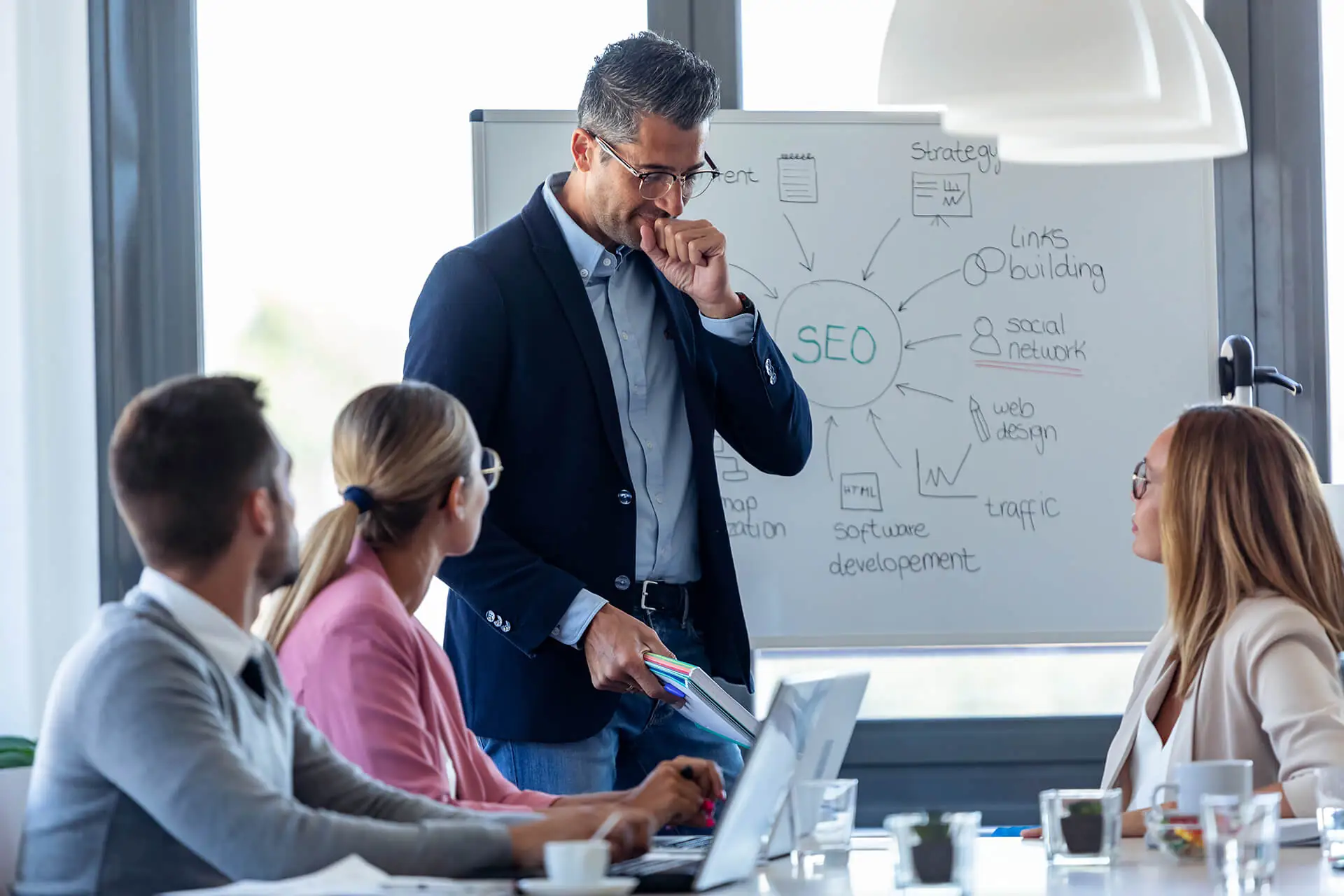 SEO presentatie in een zakelijke bijeenkomst